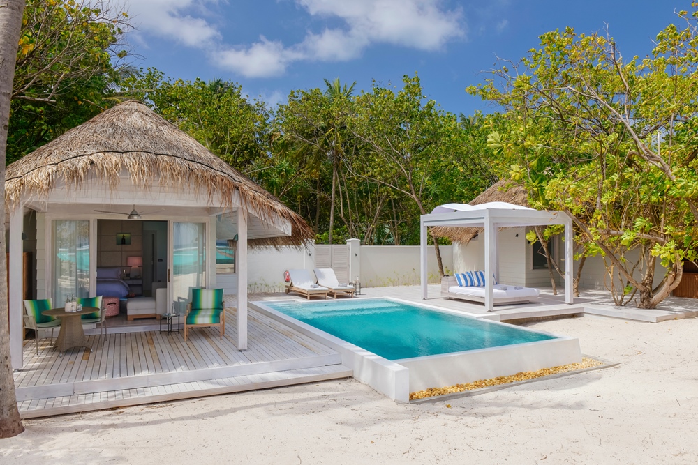 content/hotel/Kanuhura/Accommondation/Retreat Grand Beach Pool Villa Sunrise/Kanuhura-Acc-RetreatGrandBeachPoolVilla-08.jpg